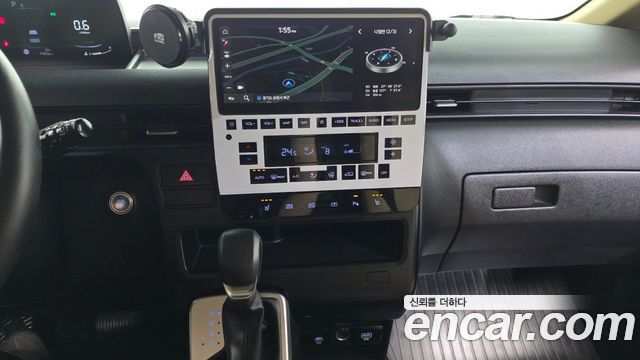 Hyundai Staria 2025 — photo 20