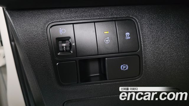 Hyundai Staria 2025 — photo 22