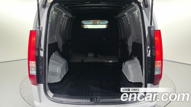 Hyundai Staria 2025 — photo 26