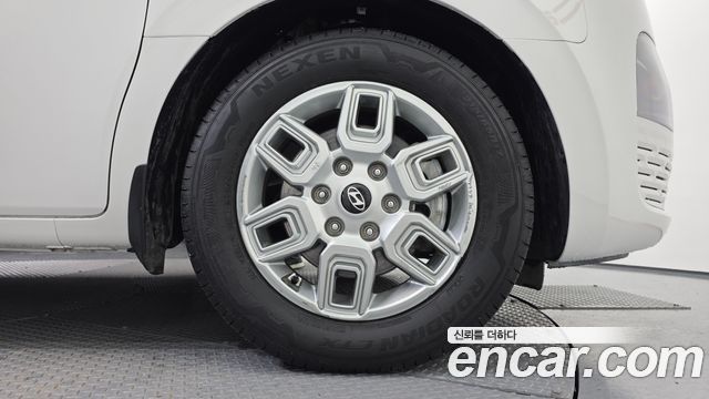 Hyundai Staria 2025 — photo 7