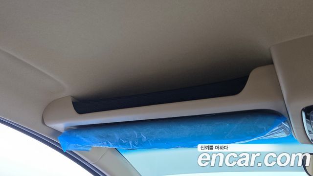 Hyundai Staria 2025 — photo 32