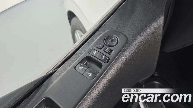 Hyundai Staria 2025 — photo 36