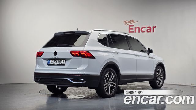 Volkswagen Tiguan 2023 — photo 2