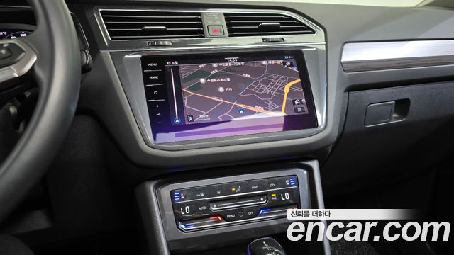 Volkswagen Tiguan 2023 — photo 12