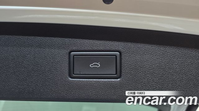 Volkswagen Tiguan 2023 — photo 18