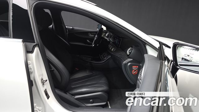 Mercedes-Benz CLS-Class 2023 — photo 17