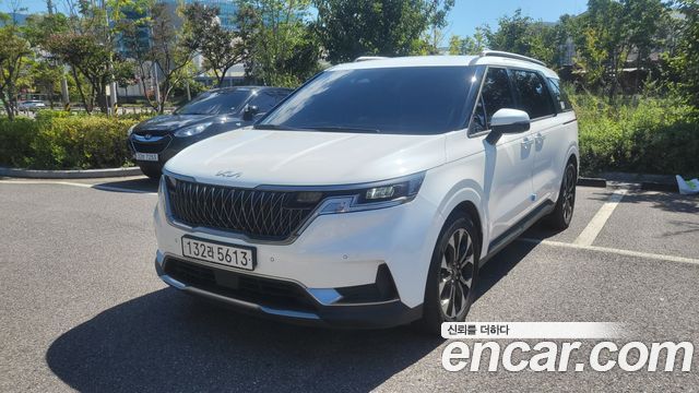 Kia Canival 2023 — photo 1