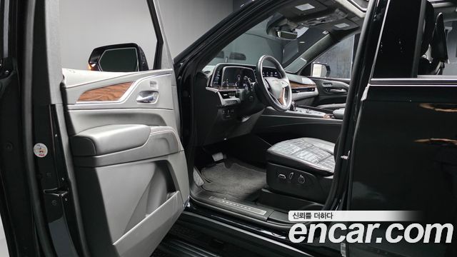 Cadillac Escalade 2022 — photo 13