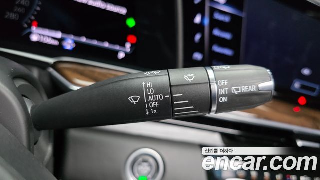 Cadillac Escalade 2022 — photo 28
