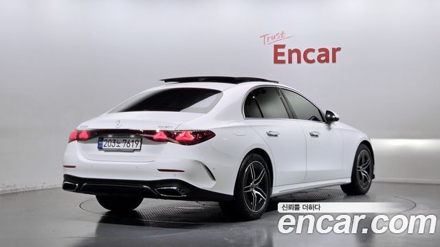 Mercedes-Benz E-Class 2024 — photo 2