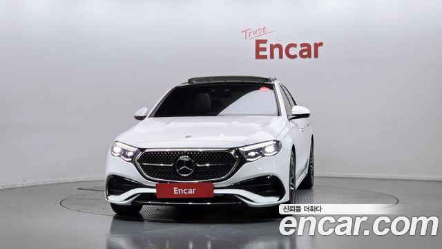 Mercedes-Benz E-Class 2024 — photo 3