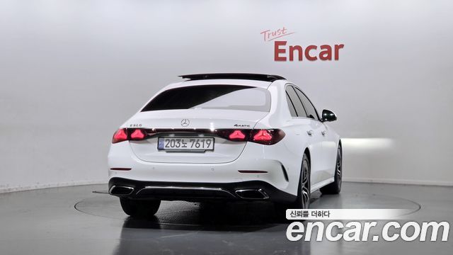 Mercedes-Benz E-Class 2024 — photo 4