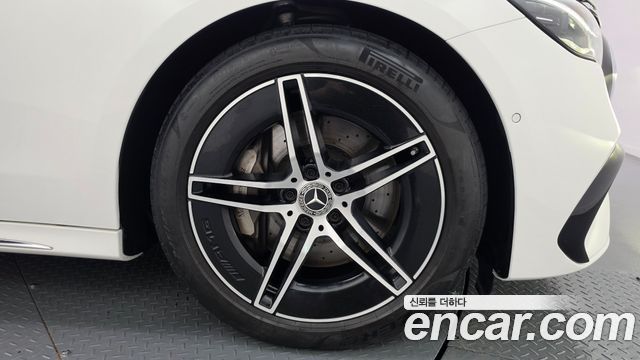 Mercedes-Benz E-Class 2024 — photo 5