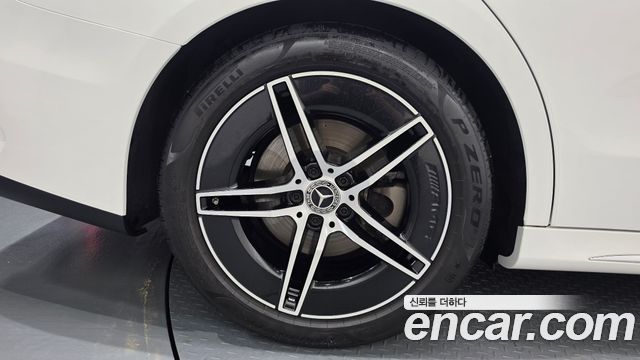 Mercedes-Benz E-Class 2024 — photo 7