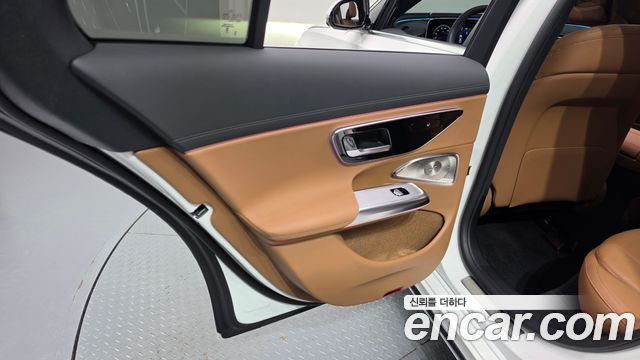 Mercedes-Benz E-Class 2024 — photo 15