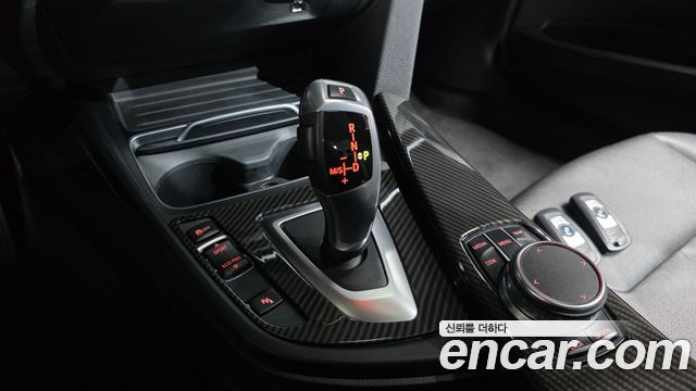 BMW 3-Series 2018 — photo 12