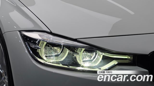 BMW 3-Series 2018 — photo 8
