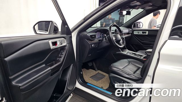 Ford Explorer 2020 — photo 10