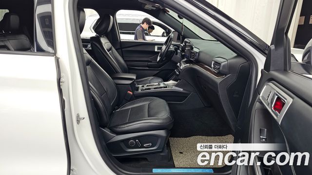 Ford Explorer 2020 — photo 11