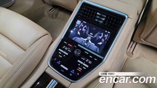 Porsche Panamera 2017 — photo 24