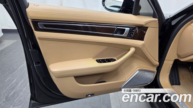 Porsche Panamera 2017 — photo 14