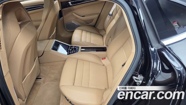Porsche Panamera 2017 — photo 16