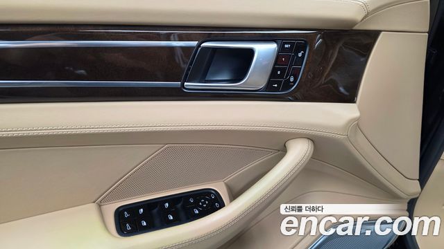 Porsche Panamera 2017 — photo 28