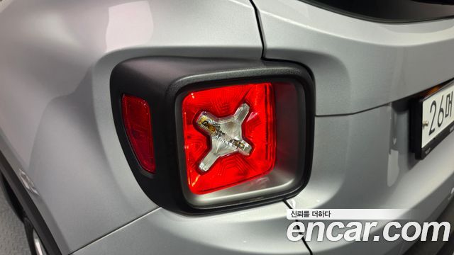 Jeep Renegade 2019 — photo 9