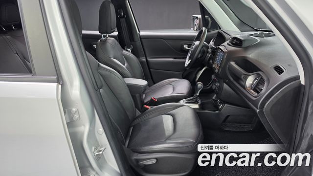 Jeep Renegade 2019 — photo 16