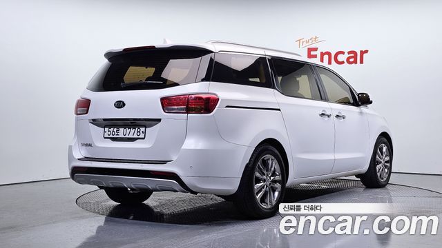 Kia Canival 2018 — photo 2