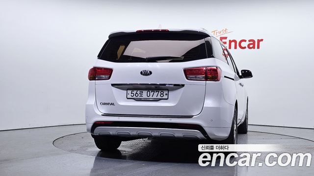 Kia Canival 2018 — photo 4