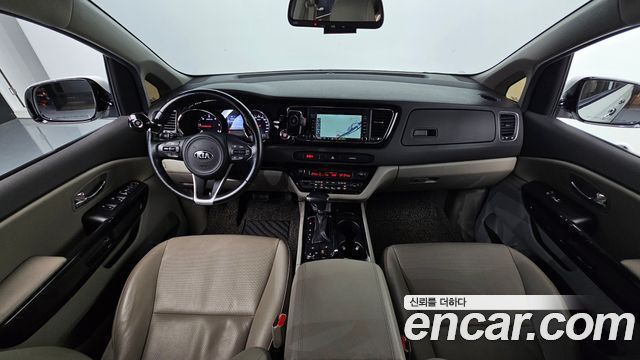Kia Canival 2018 — photo 7