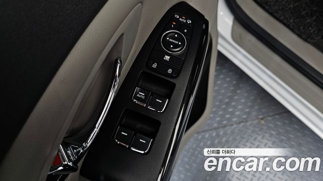 Kia Canival 2018 — photo 15