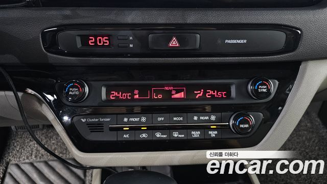 Kia Canival 2018 — photo 16