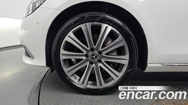 Mercedes-Benz E-Class 2023 — photo 5