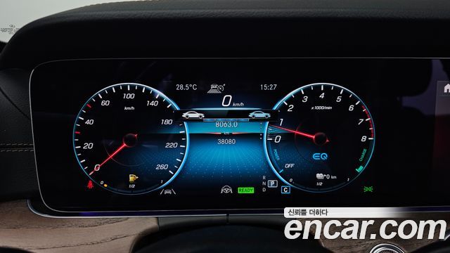Mercedes-Benz E-Class 2023 — photo 11