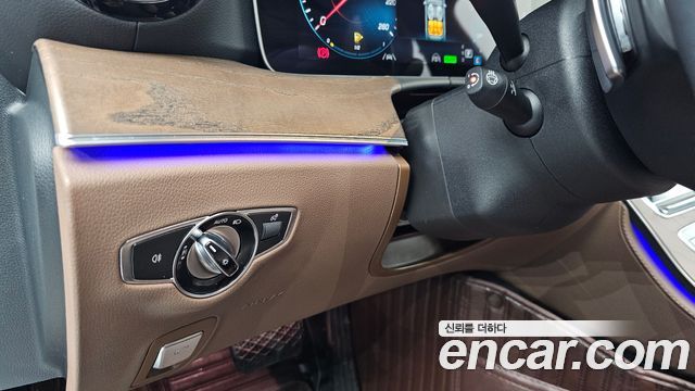 Mercedes-Benz E-Class 2023 — photo 20