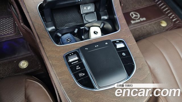 Mercedes-Benz E-Class 2023 — photo 28