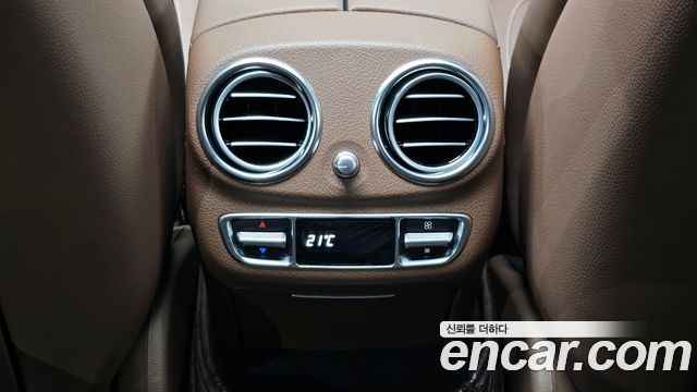 Mercedes-Benz E-Class 2023 — photo 29
