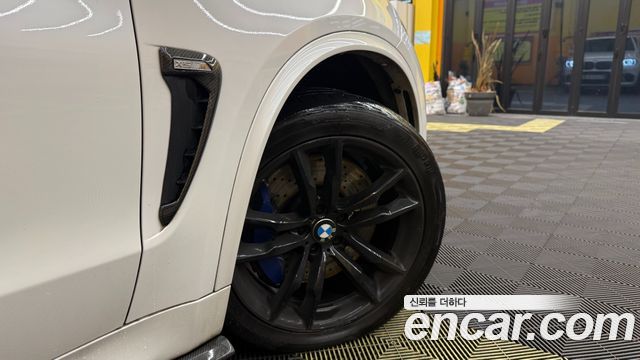 BMW X5M 2016 — photo 9