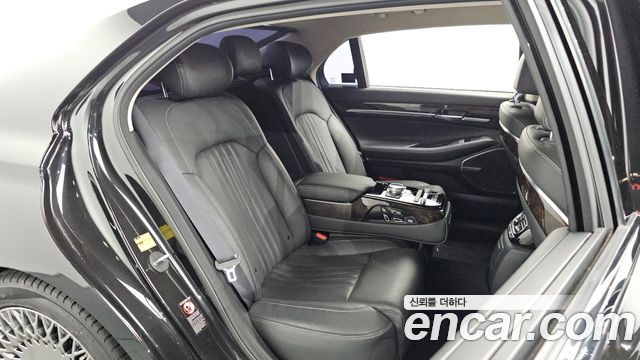 Genesis G90 2019 — photo 17