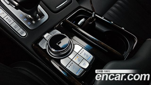Genesis G90 2019 — photo 24