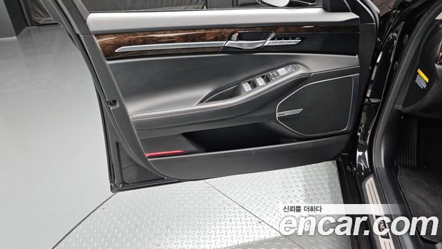Genesis G90 2019 — photo 14