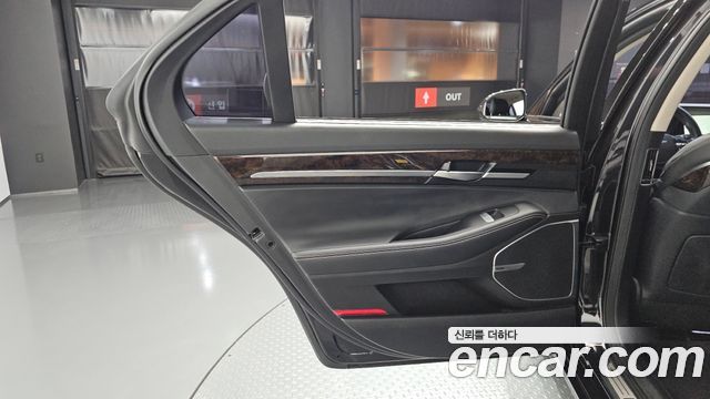 Genesis G90 2019 — photo 15