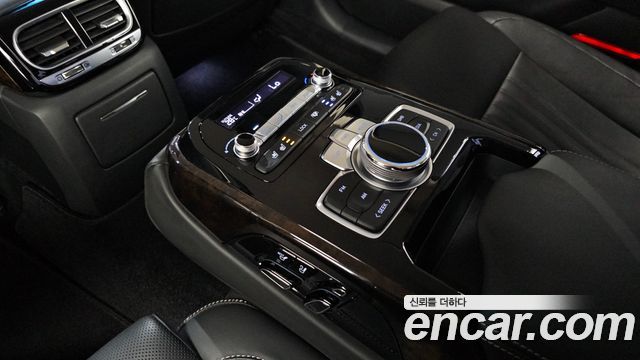Genesis G90 2019 — photo 27