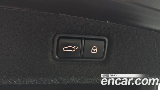 Genesis G90 2019 — photo 36