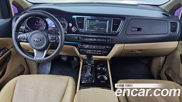 Kia Canival 2016 — photo 7