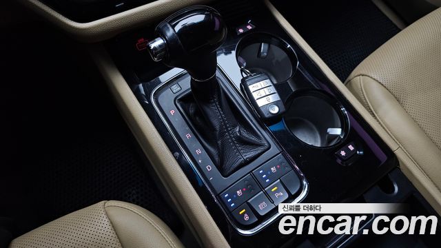Kia Canival 2016 — photo 9