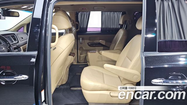 Kia Canival 2016 — photo 11