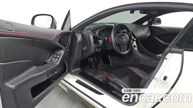 Aston Martin Vanquish 2015 — photo 10